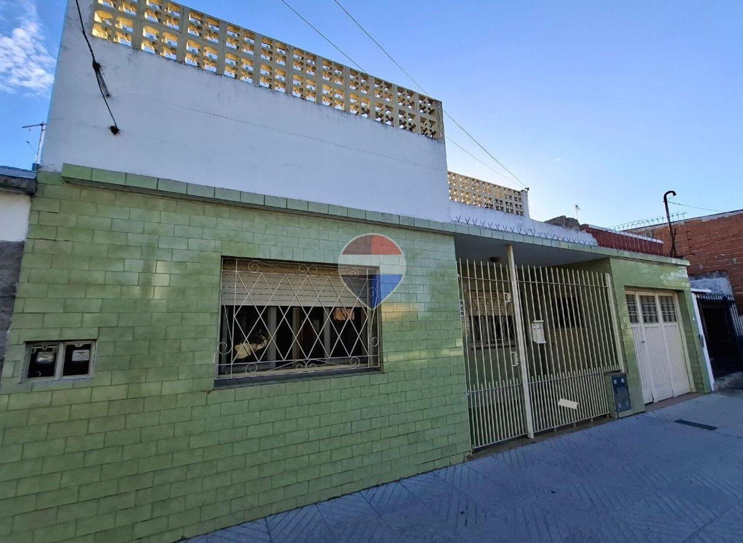 Foto de VENTA CASA 3 AMB CON COCHERA Y PATIO SOLANO CENTRO, imagen 1