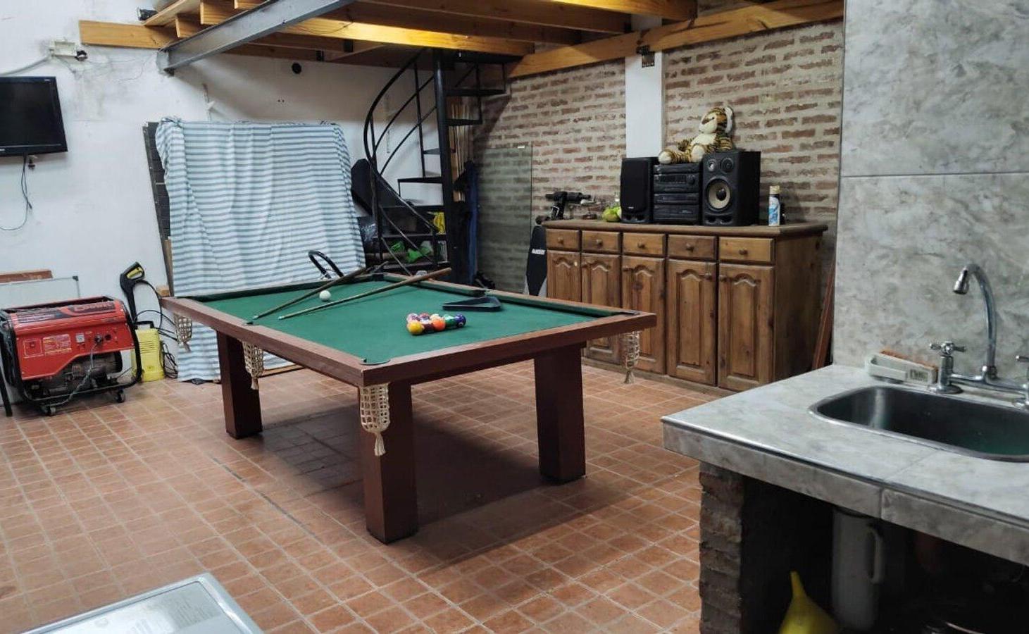 Foto de VENTA CASA 6AMB QUINCHO PARQUE PILETA BERNAL OESTE, imagen 1