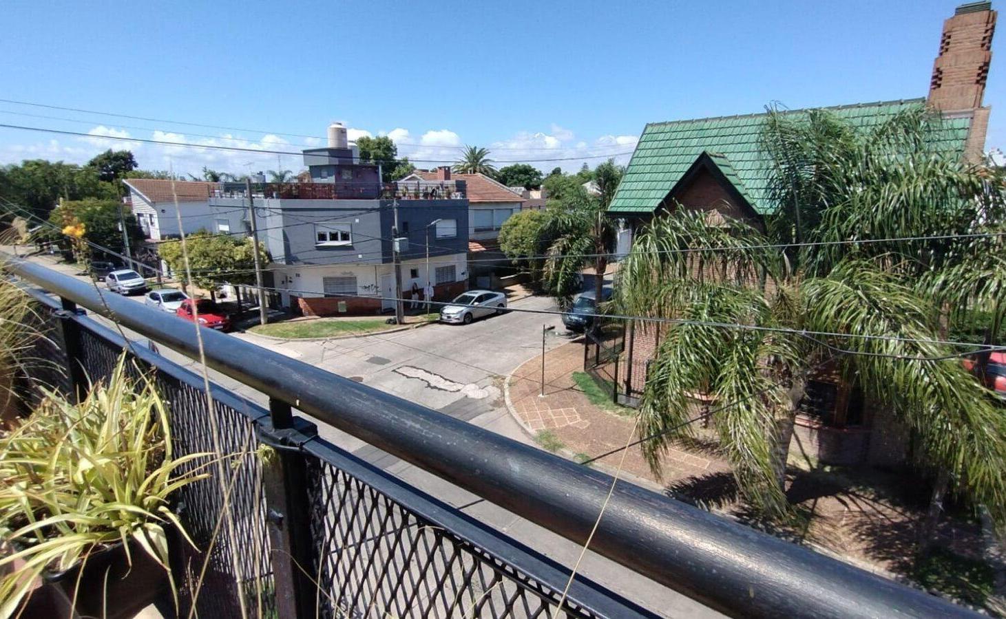 Foto de Venta casa 3 ambientes Y cochera B° Parque Bernal, imagen 1