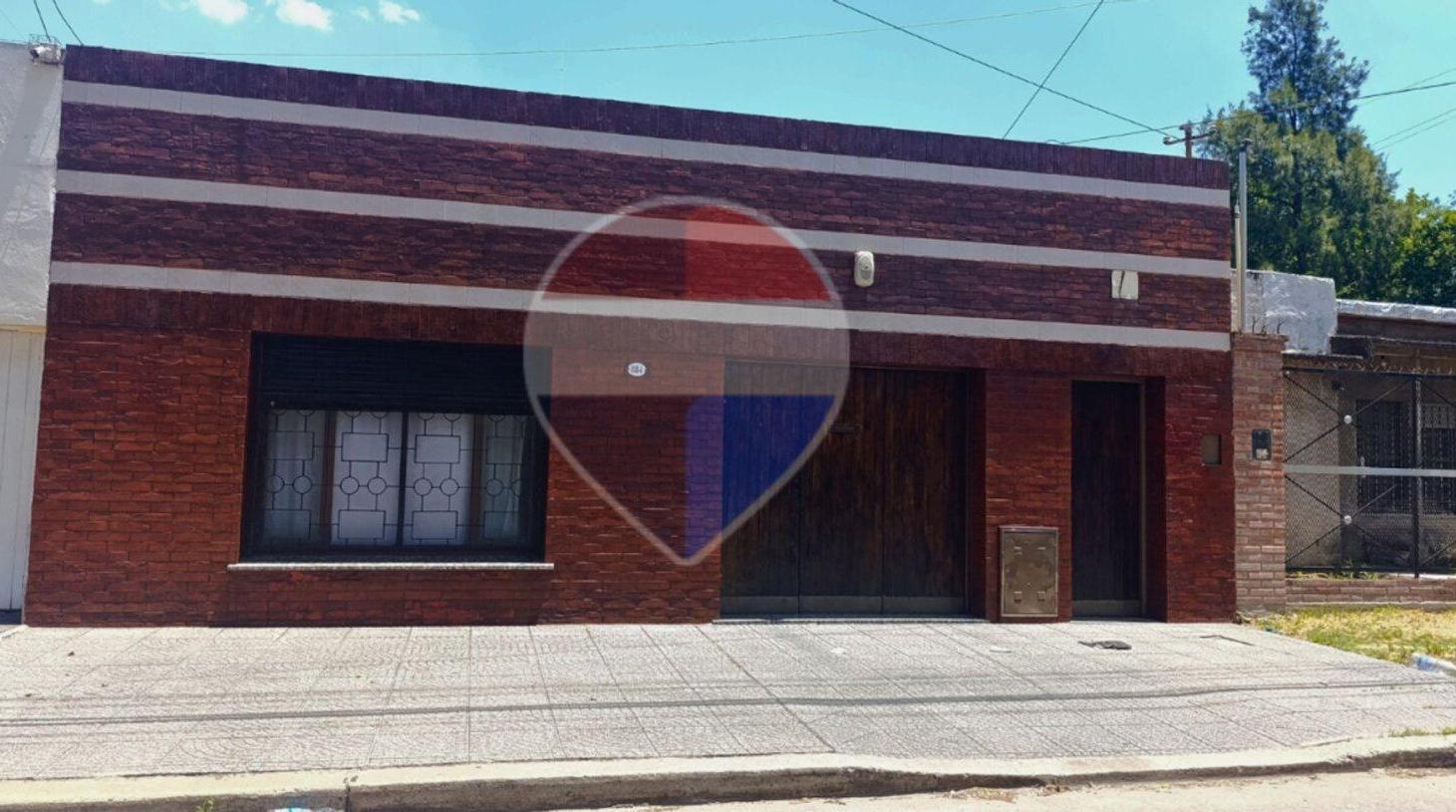 Foto de VENTA CASA 4 AMBIENTES PATIO COCHERA BERNAL OESTE, imagen 1