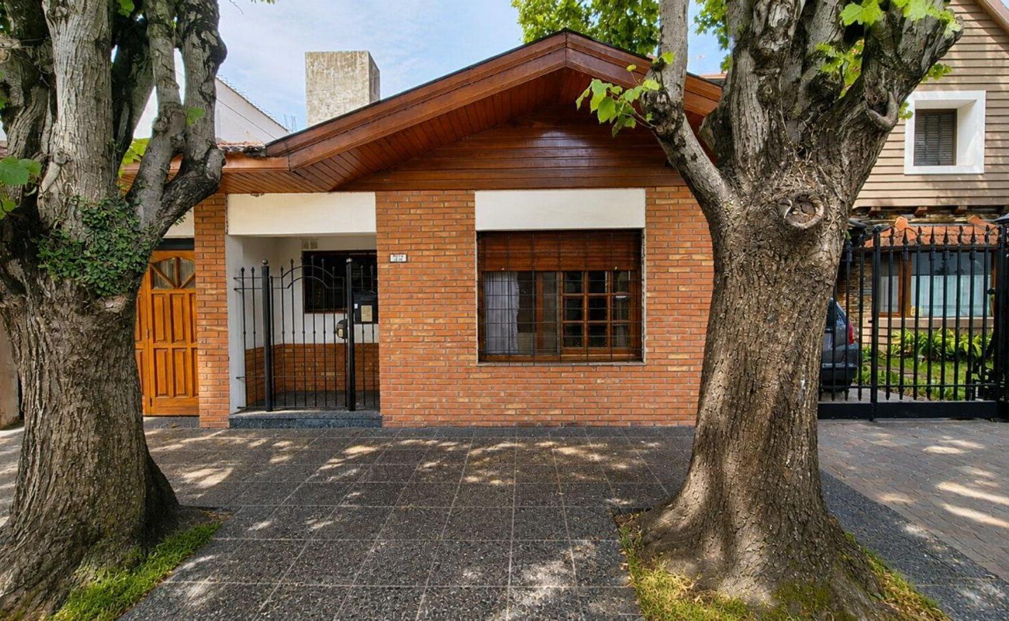 Foto de CASA 4 AMBIENTES CON GARAJE Y PATIO EN QUILMES, imagen 1
