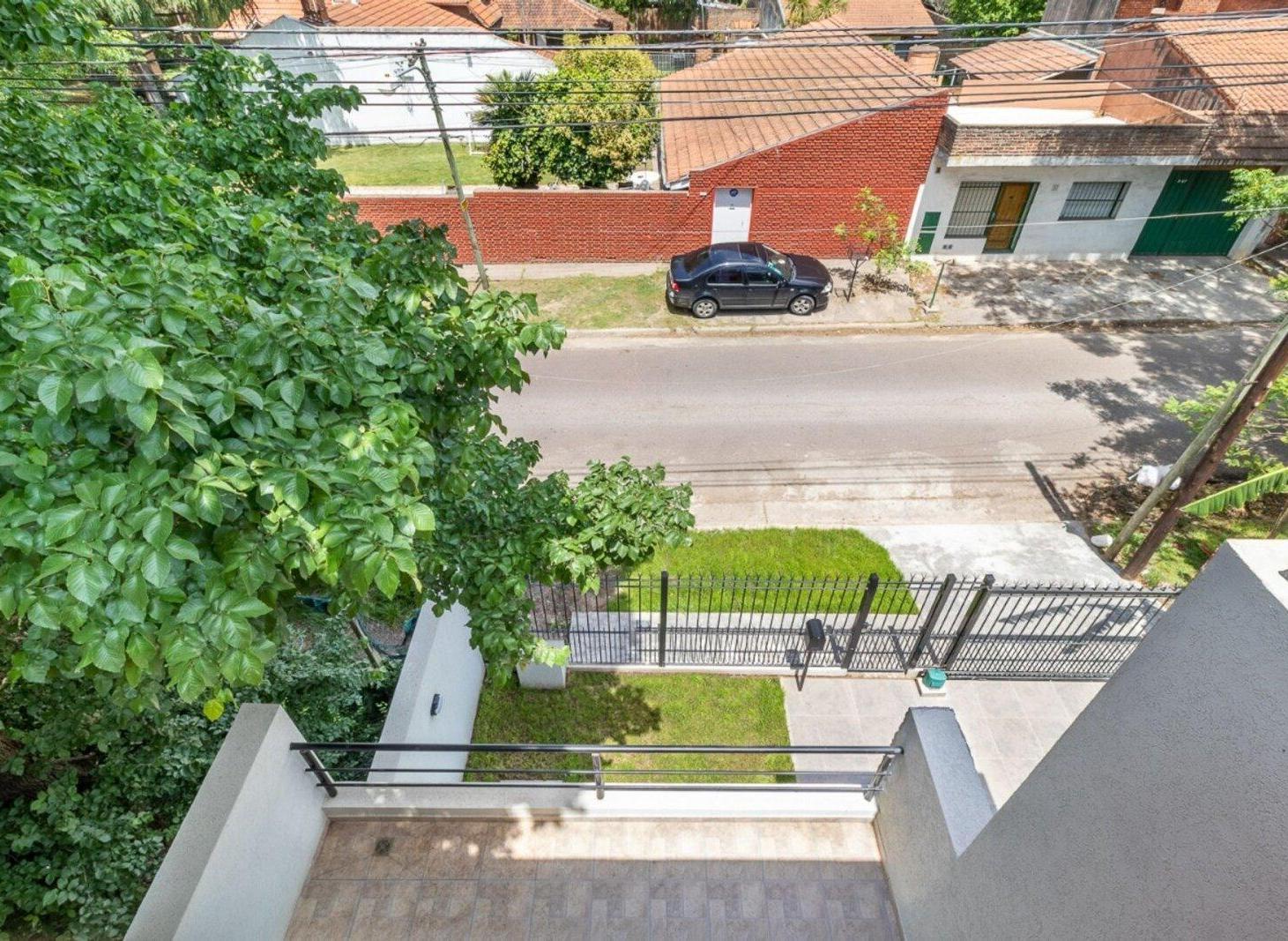 Foto de VENTA CASA 5 AMBIENTES EN RANELAGH C/COCHERA, imagen 4