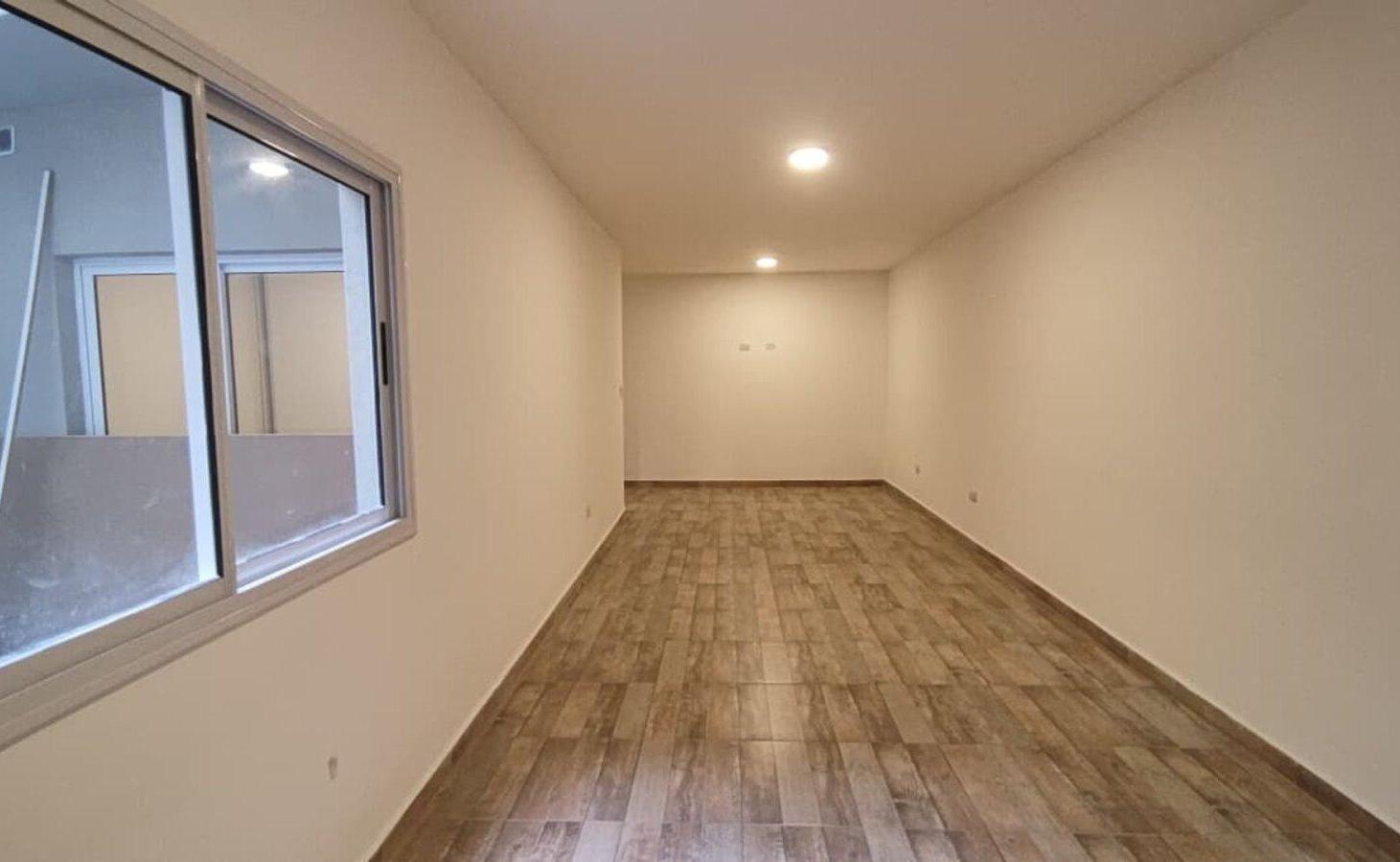 Foto de VENTA DEPARTAMENTO A ESTRENAR 1 PISO CON PATIO, imagen 3