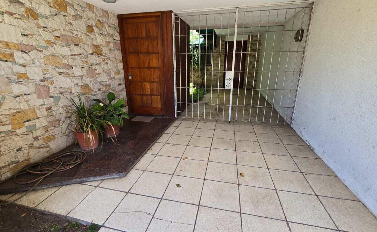 Foto de VENTA CASA 5 AMB CON PARQUE, COCHE Y QUINCH BERNAL, imagen 4