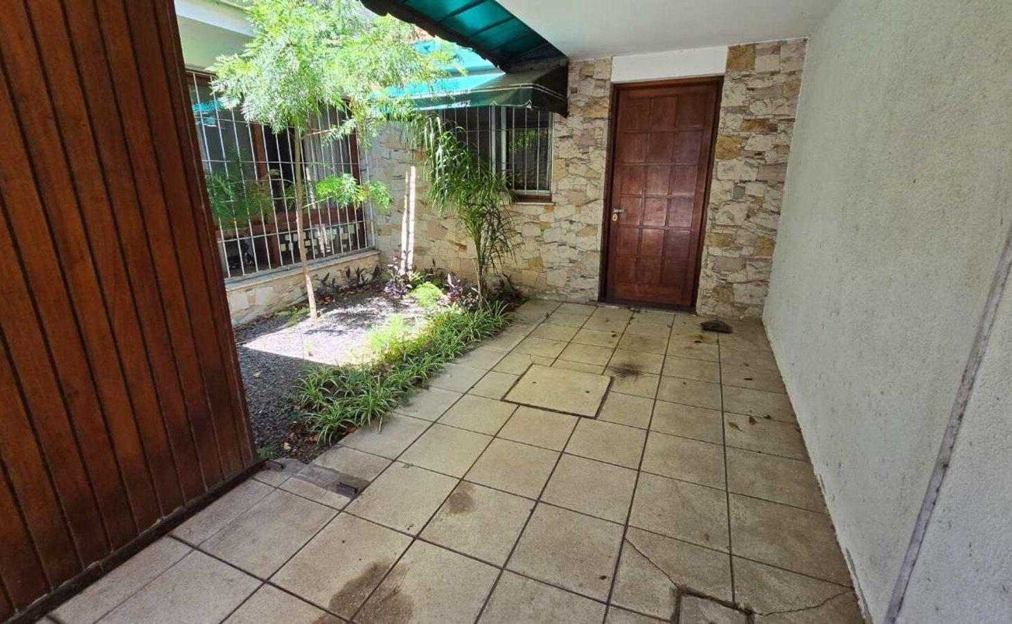 Foto de VENTA CASA 5 AMB CON PARQUE, COCHE Y QUINCH BERNAL, imagen 5