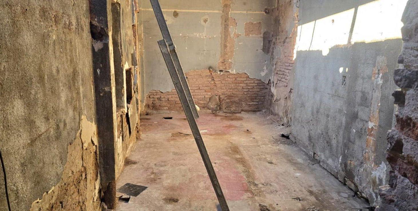 Foto de VENTA LOCAL 130 M2 SOBRE AVENIDA QULMES CENTRO, imagen 5