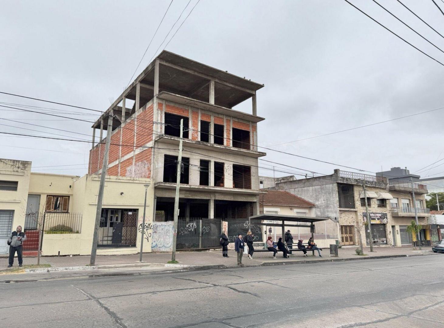 Foto de VENTA/PERMUTA EDIFiCIO A TERMINAR EN BERAZATEGUI, imagen 1