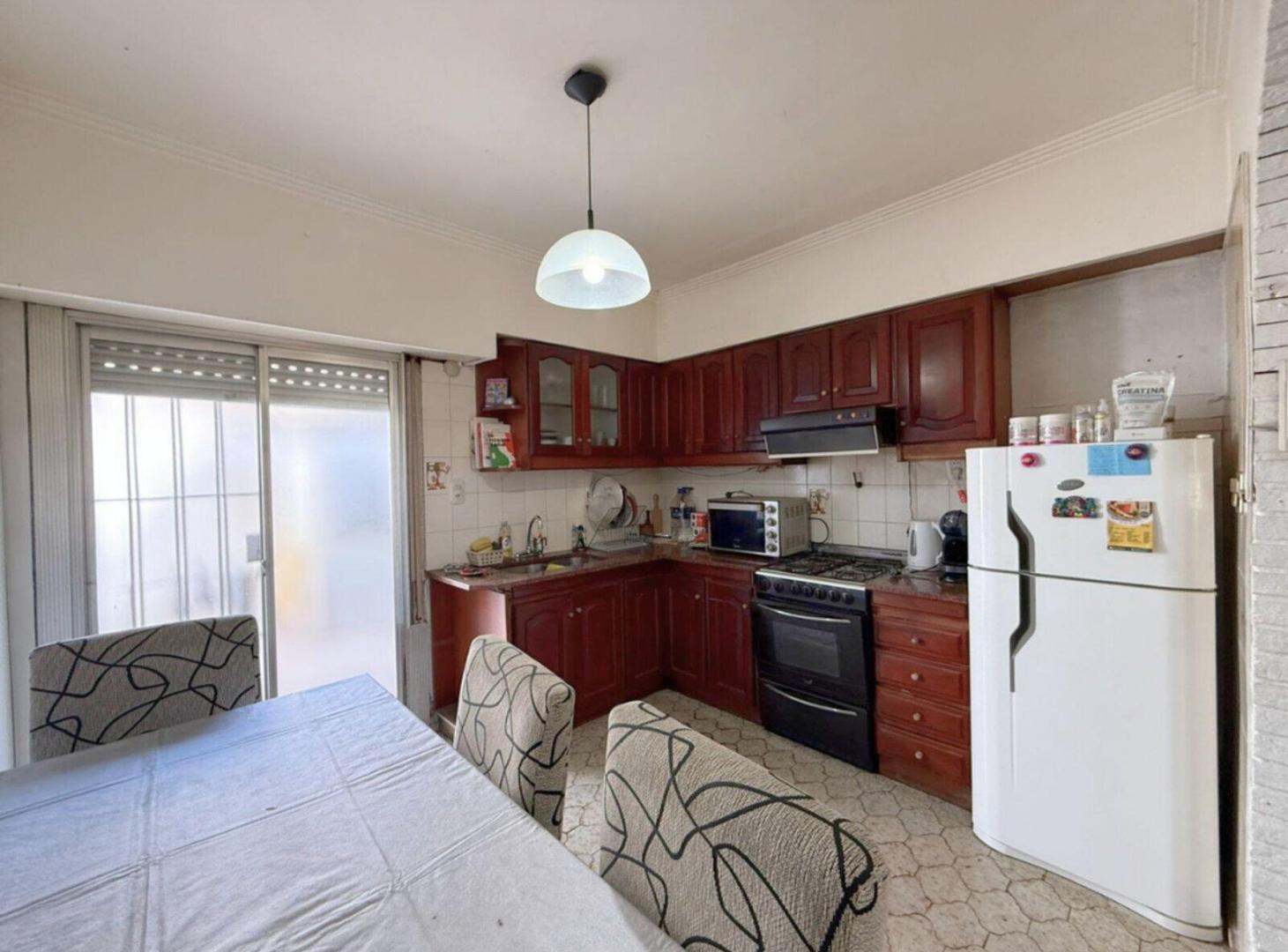 Foto de VENTA PH 3 AMBIENTES CON PATIO, AMPLIO, SARANDÍ, imagen 3
