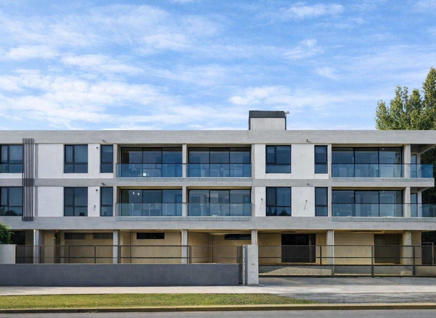 Foto de VENTA DPTO 3 AMB CON PATIO- COCHERA PARQUE LINEAL, imagen 3