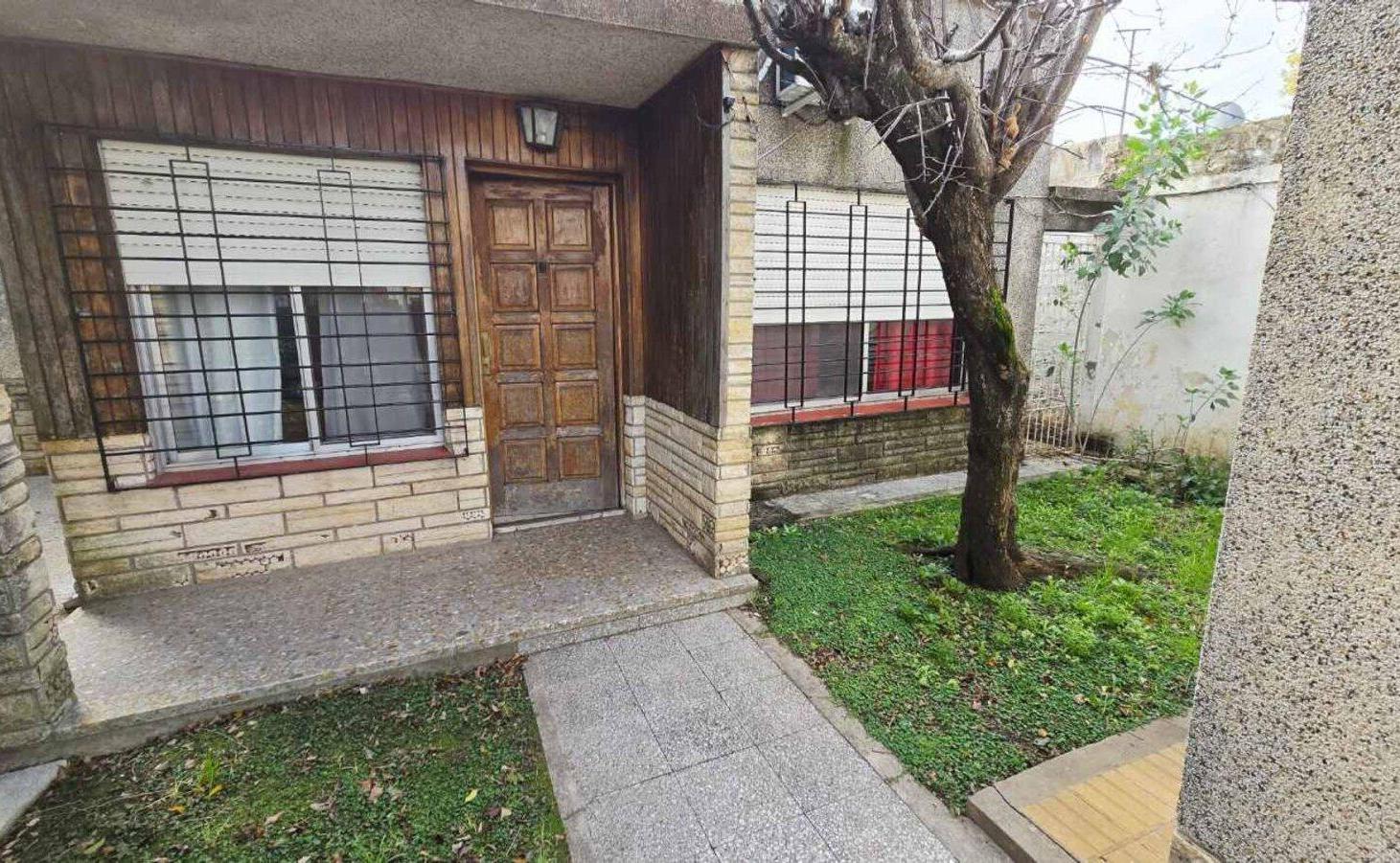Foto de VENTA CASA 3 AMB. PARQUE Y COCHERA EZPELETA, imagen 2