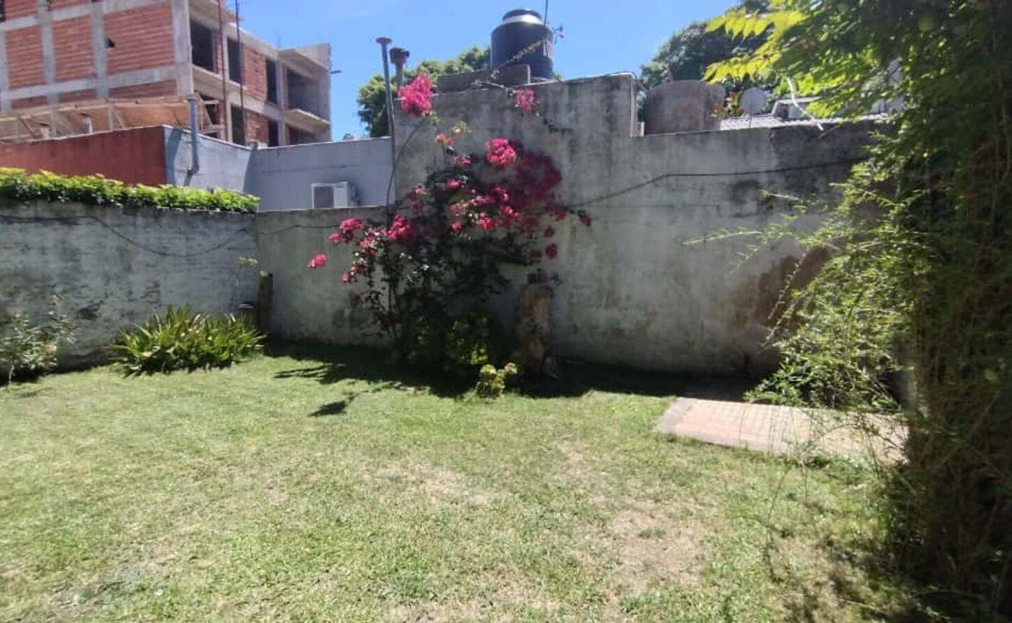 Foto de VENTA CASA 4 AMBIENTES EN BERNAL CON AMPLIO LOTE, imagen 5