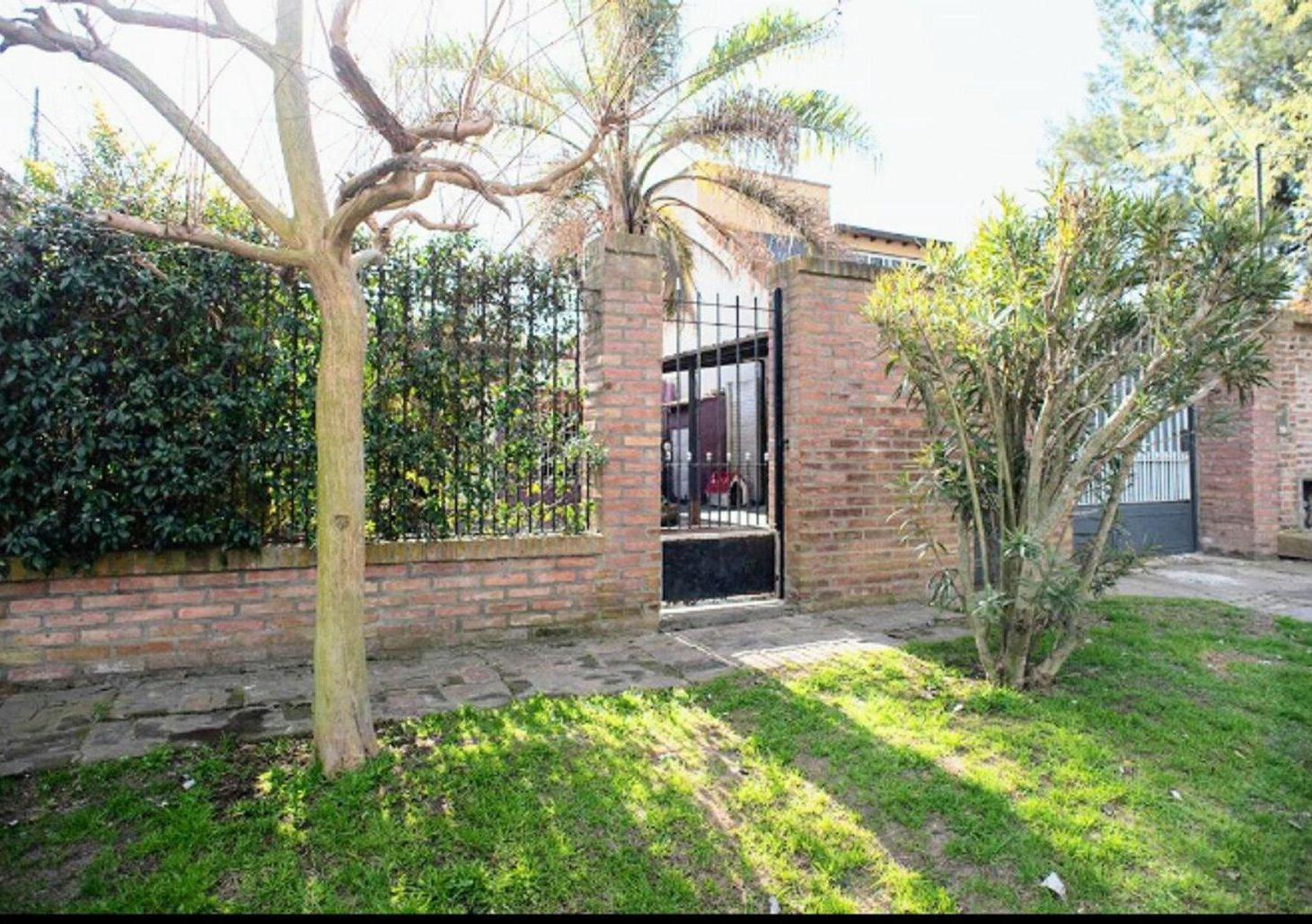 Foto de VENTA CASA 4 AMB CON PARQUE RANELAGH, BERAZATEGUI, imagen 2