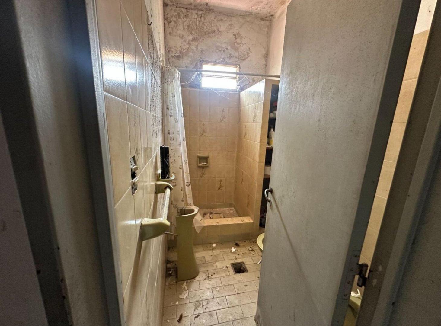 Foto de VENTA CASA A RECICLAR QUILMES, imagen 5