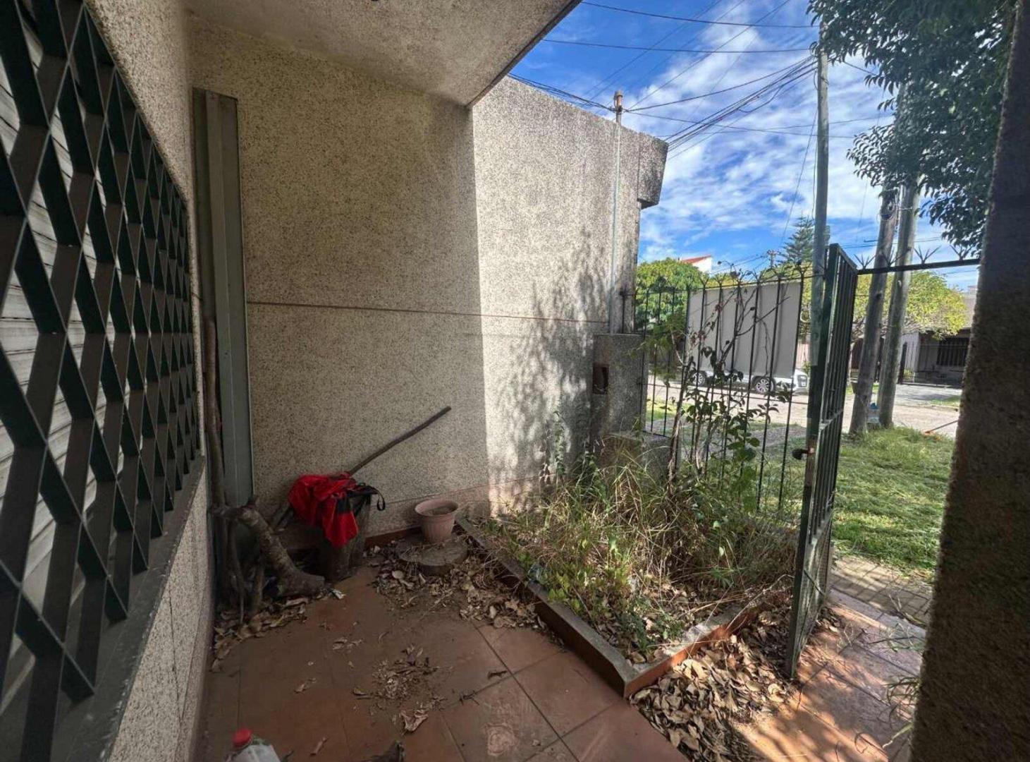 Foto de VENTA CASA A RECICLAR QUILMES, imagen 4