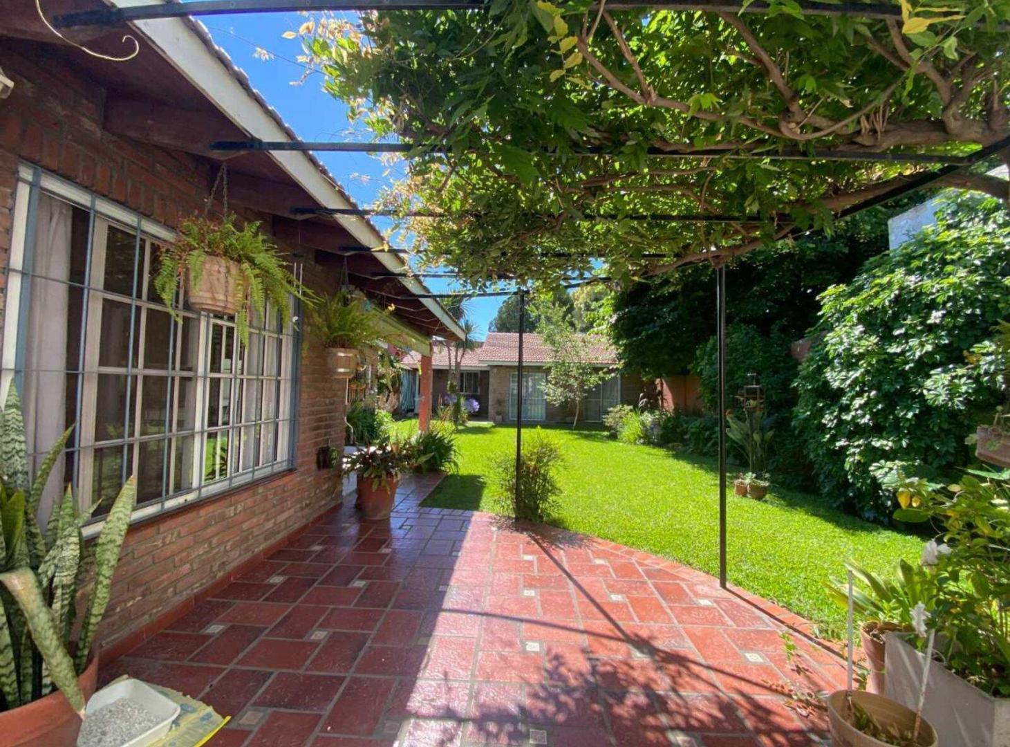 Foto de VENTA CASA 3 AMB CON COCHERA PARQUE QUINCHO BERNAL, imagen 3