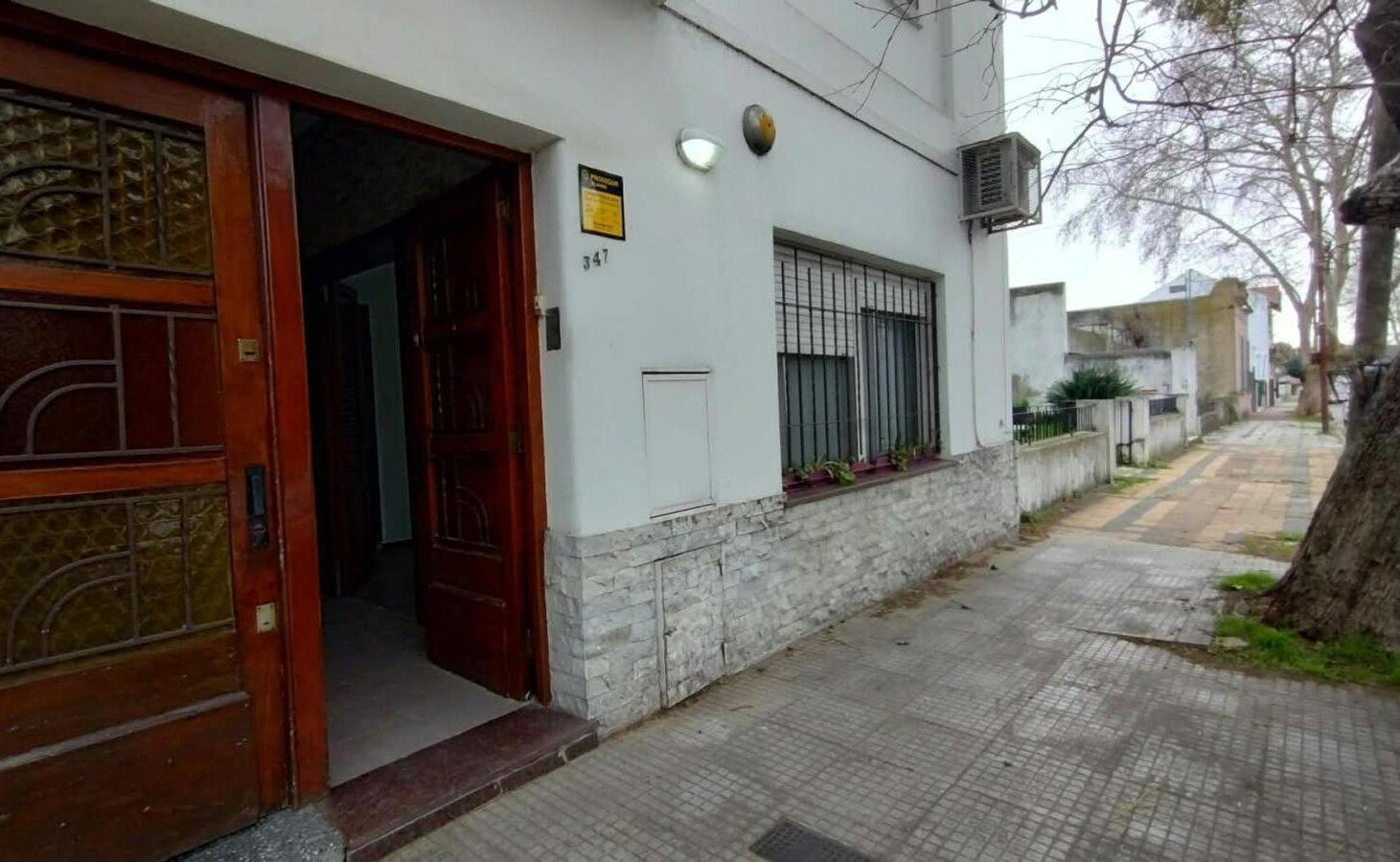 Foto de Venta casa 3 ambientes con jardín en Bernal Centro, imagen 4