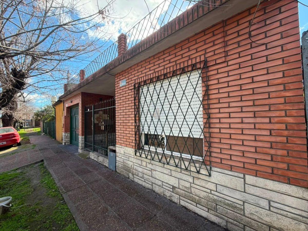 Foto de Casa en venta c/ cochera en Ituzaingó Centro, imagen 3