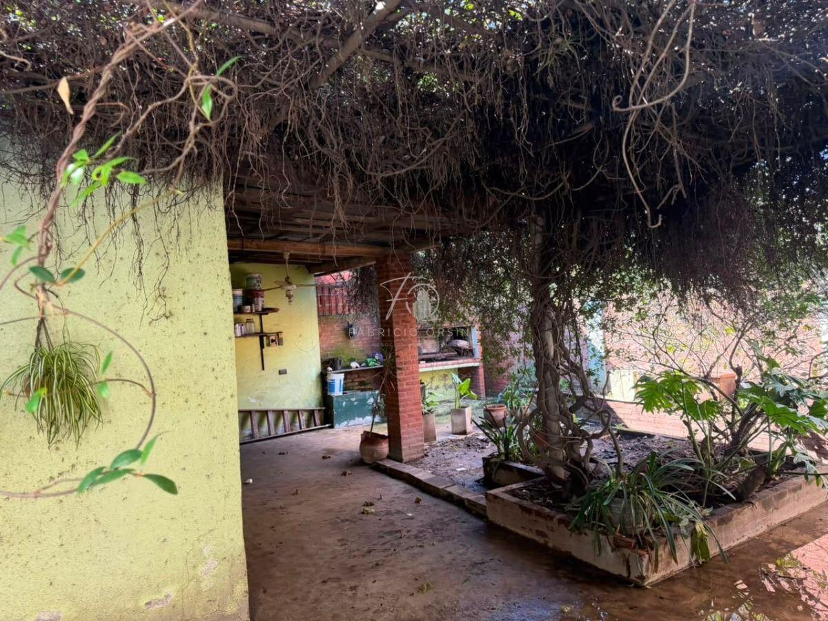 Foto de Casa en venta c/ cochera en Ituzaingó Centro, imagen 4