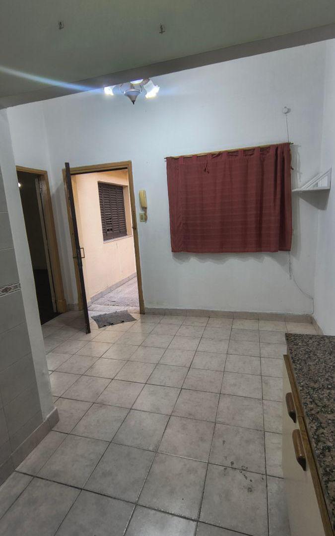 Foto de EXCELENTE PH DE 3 AMBIENTES CON PATIO Y TERRAZA SIN EXPENSAS.-, imagen 3