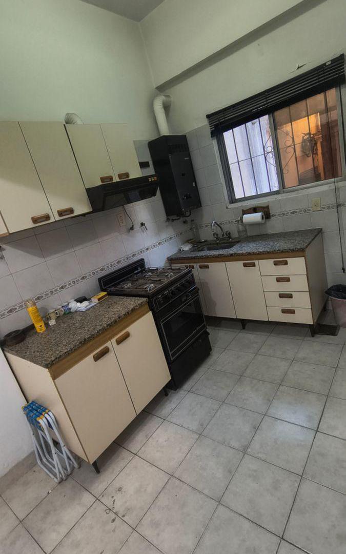 Foto de EXCELENTE PH DE 3 AMBIENTES CON PATIO Y TERRAZA SIN EXPENSAS.-, imagen 1