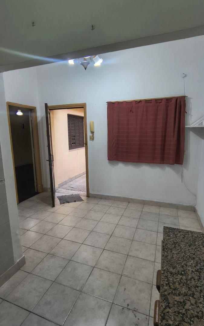 Foto de EXCELENTE PH DE 3 AMBIENTES CON PATIO Y TERRAZA SIN EXPENSAS.-, imagen 2