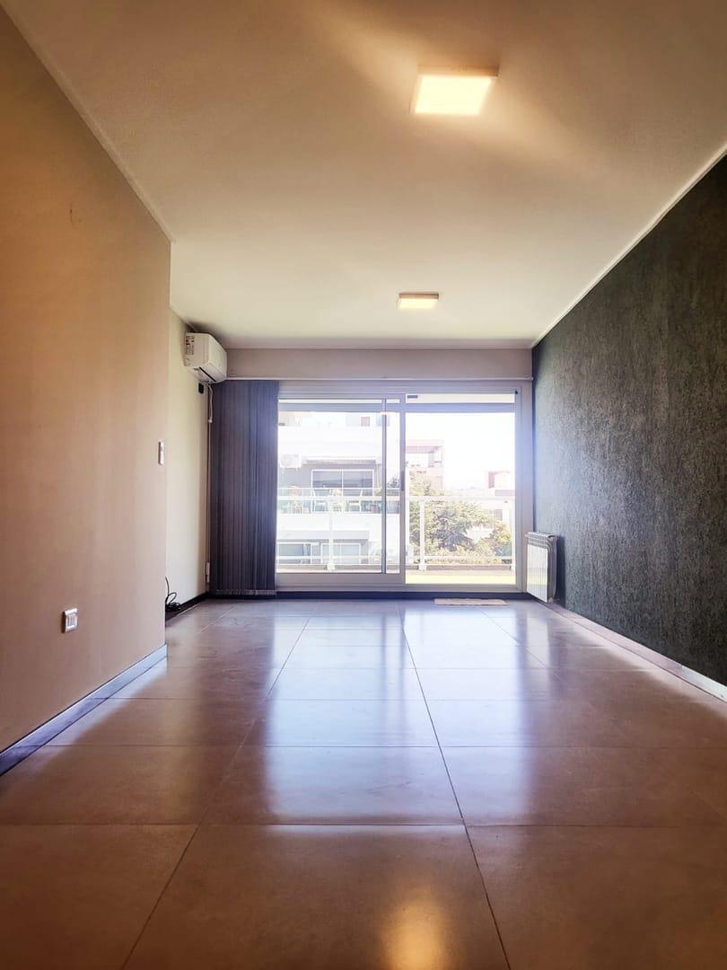 Foto de DEPARTAMENTO en VENTA de 3 DORMITORIOS en Villa Carlos Paz, imagen 4
