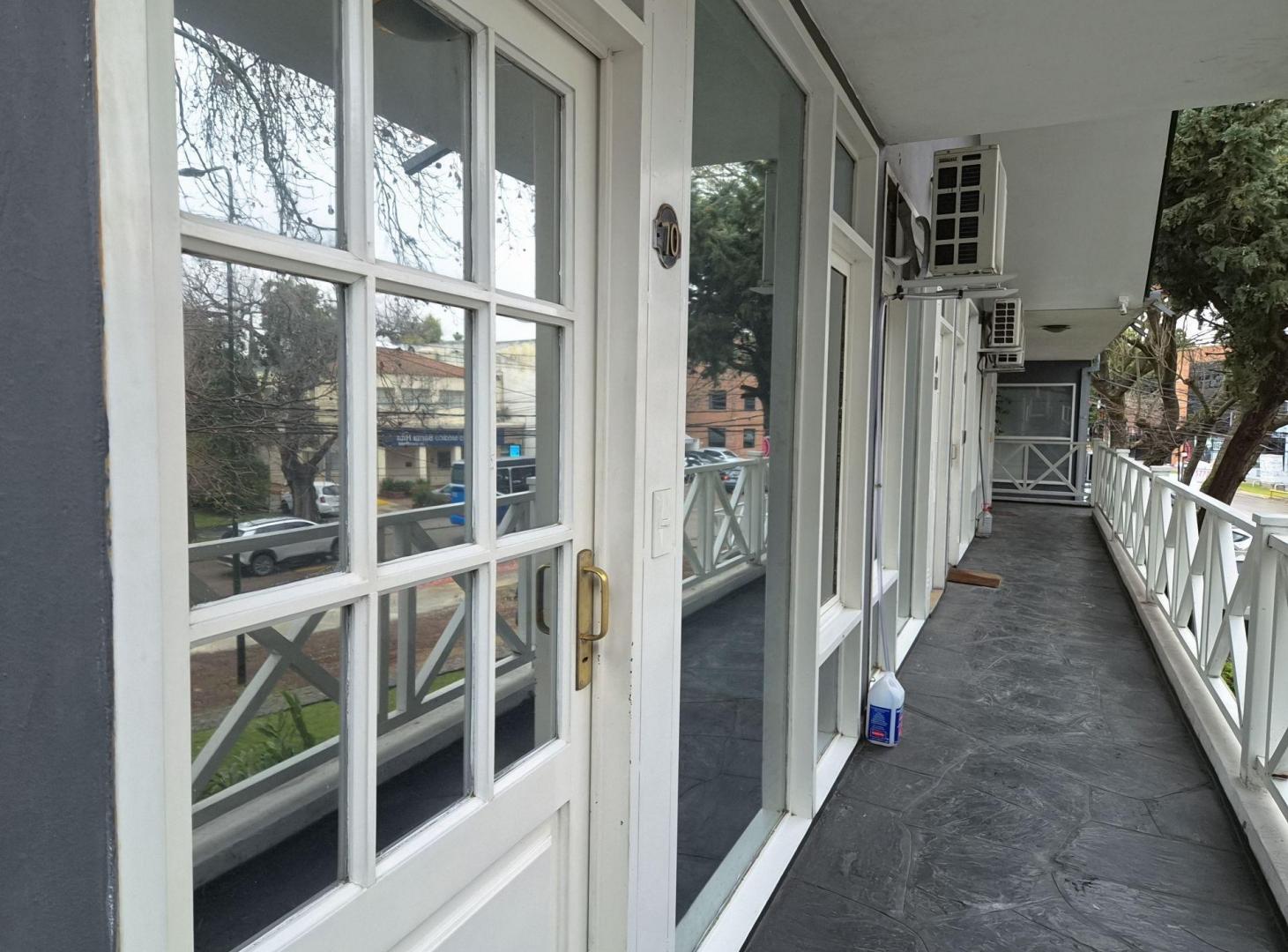Foto de OFICINA COMERCIAL EN VENTA 3 AMB SAN ISIDRO GOLF, imagen 3