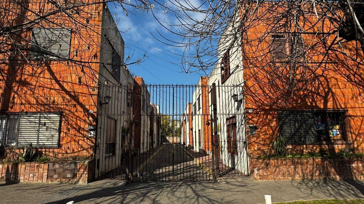 Foto de Duplex en Venta en San Miguel 3 ambientes cochera, imagen 1