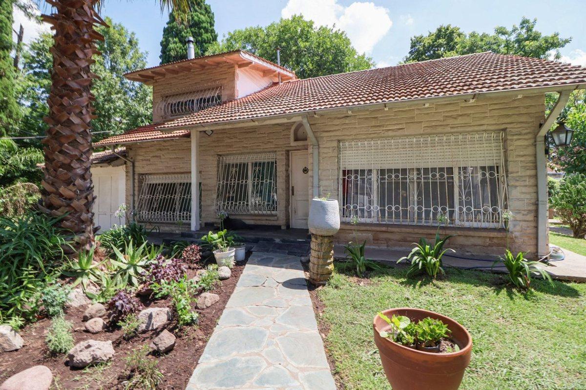 Foto de CASA EN VENTA SOBRE LOTE DE 1640 m² APTO CREDITO, imagen 2