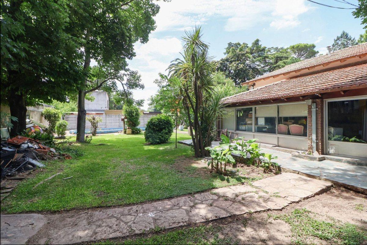 Foto de CASA EN VENTA SOBRE LOTE DE 1640 m² APTO CREDITO, imagen 3
