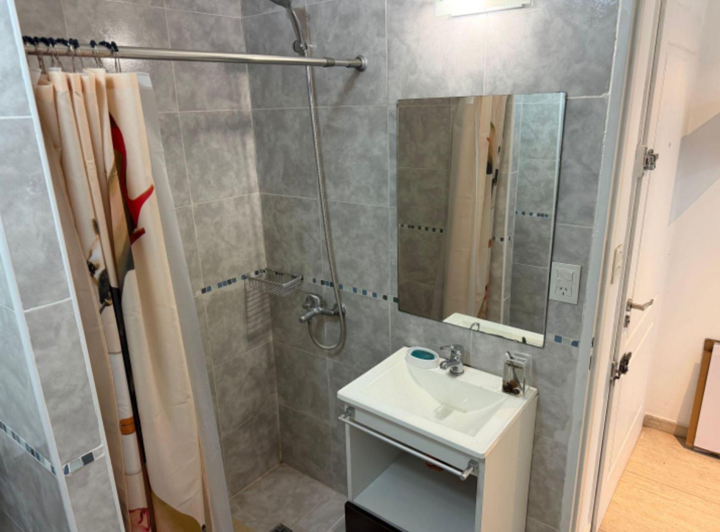 Foto de VENTA MONOAMBIENTE BALVANERA, con BALCÓN equipado., imagen 5