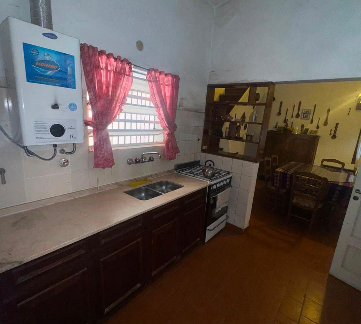 Foto de VENDO CASA DE 3 DORMITORIOS EN VILLA CARLOS PAZ – B° LA QUINTA – U$D, imagen 4