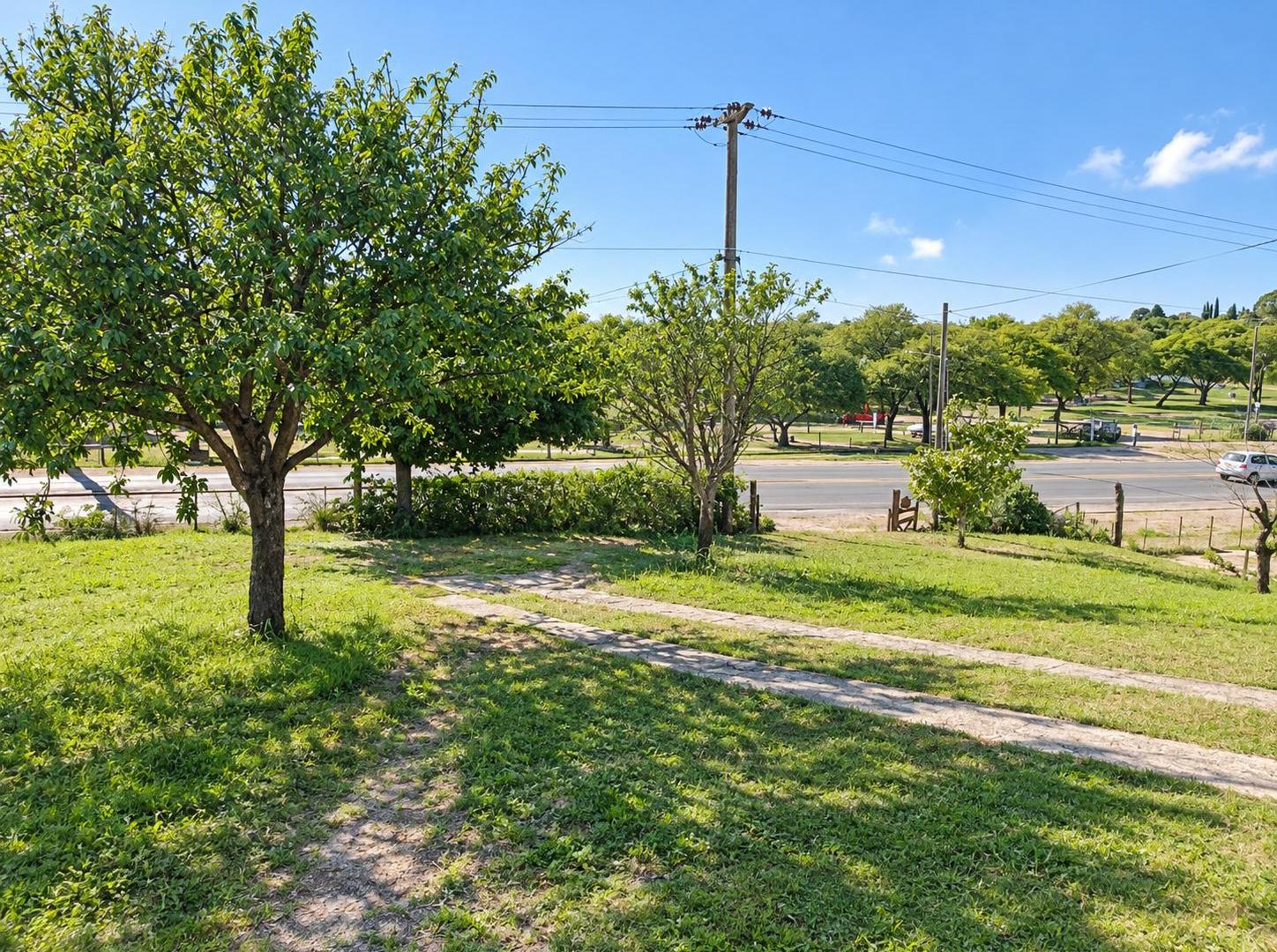 Foto de OFERTA ESPECIAL | 900 m² sobre Ruta E53 + Casa, imagen 3
