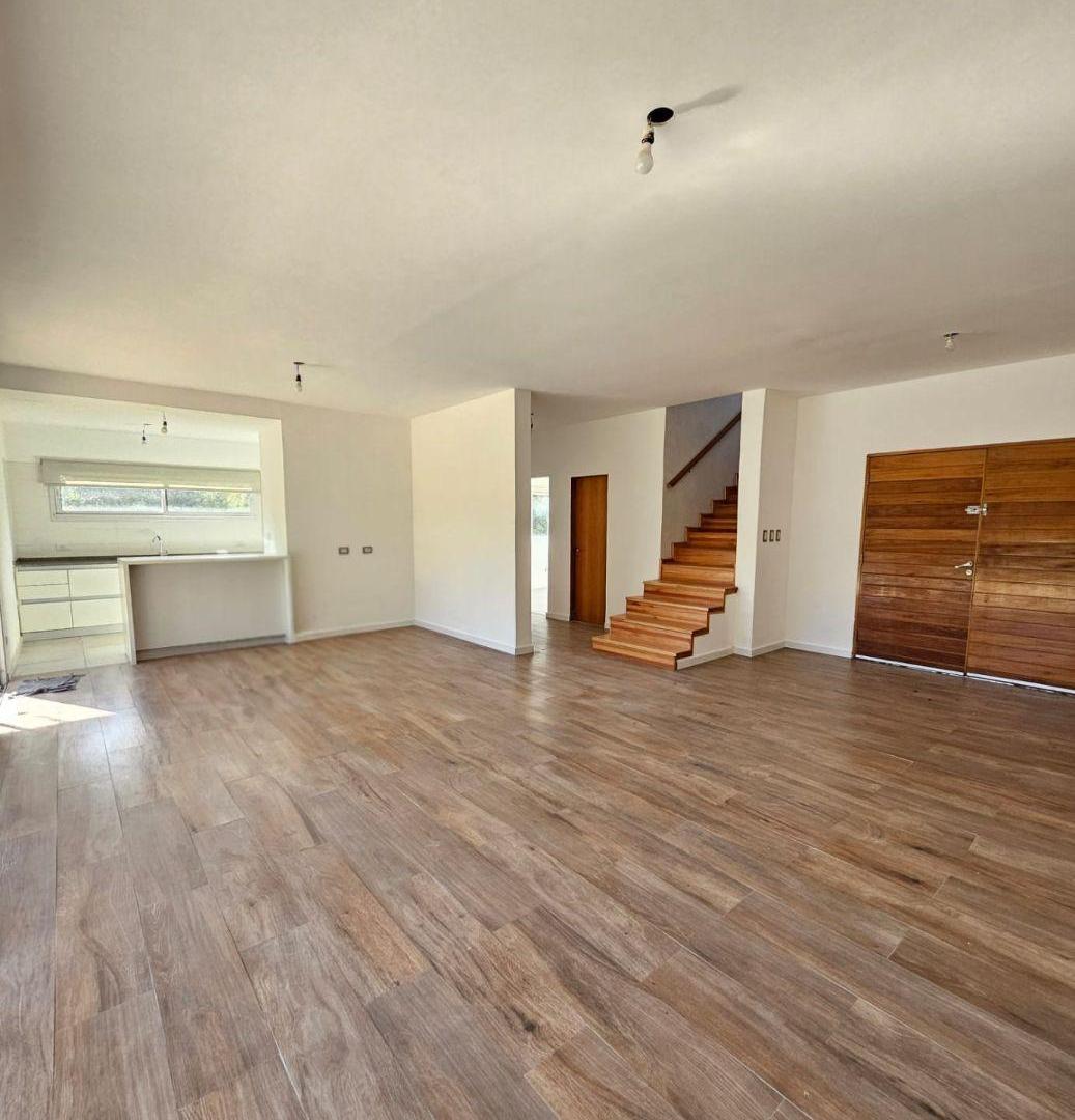 Foto de Venta de excelente casa en la cañada, los tilos 111, km 56, imagen 3