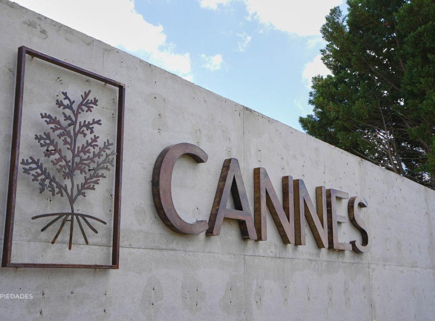 Foto de Lote con Posesion en Cannes primer manzana en esquina 584 m2, imagen 2