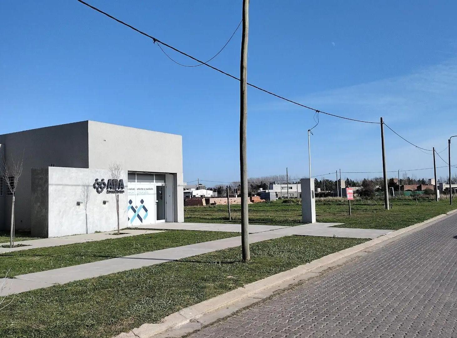 Foto de Oportunidad 2 lotes en pleno corazon de Roldan ( 600m2 ) A, imagen 4