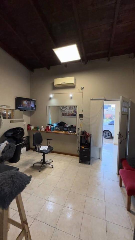 Foto de VENDO. Casa en Las Tejas calle Santísima Trinidad esquina Blas Parera, imagen 2