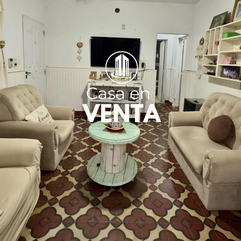 Foto de VENDO. Casa en calle San Martín esquina Nogoyá. Concordia, ER., imagen 1
