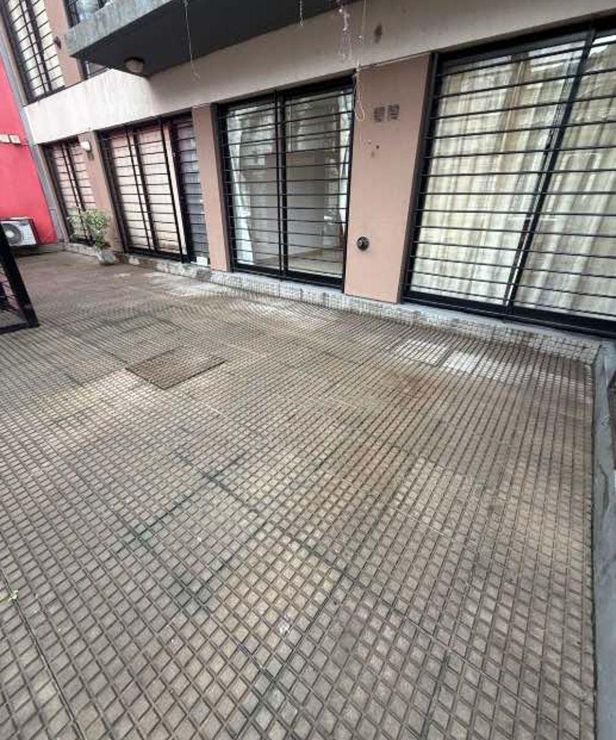 Foto de Departamento en alquiler con cochera en Bernal centro, imagen 2