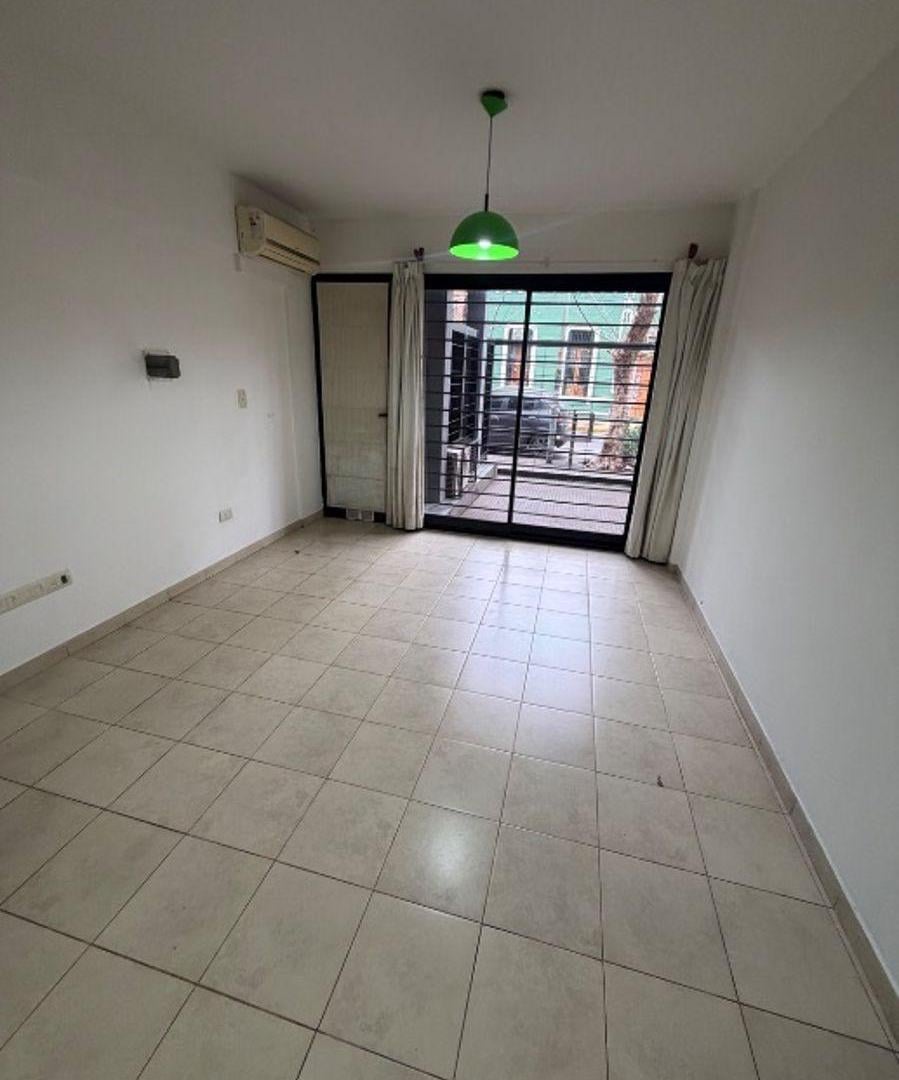 Foto de Departamento en alquiler con cochera en Bernal centro, imagen 4