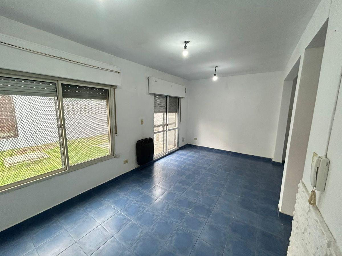 Foto de Departamento en Alquiler en Bernal Oeste, imagen 2