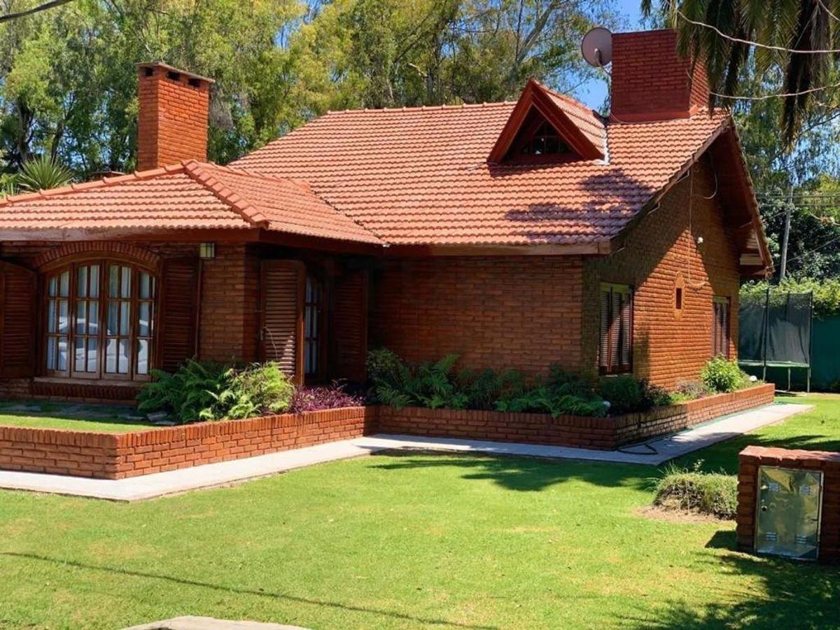 Foto de Hermosa casa en venta en El Country Club El Pato, imagen 3