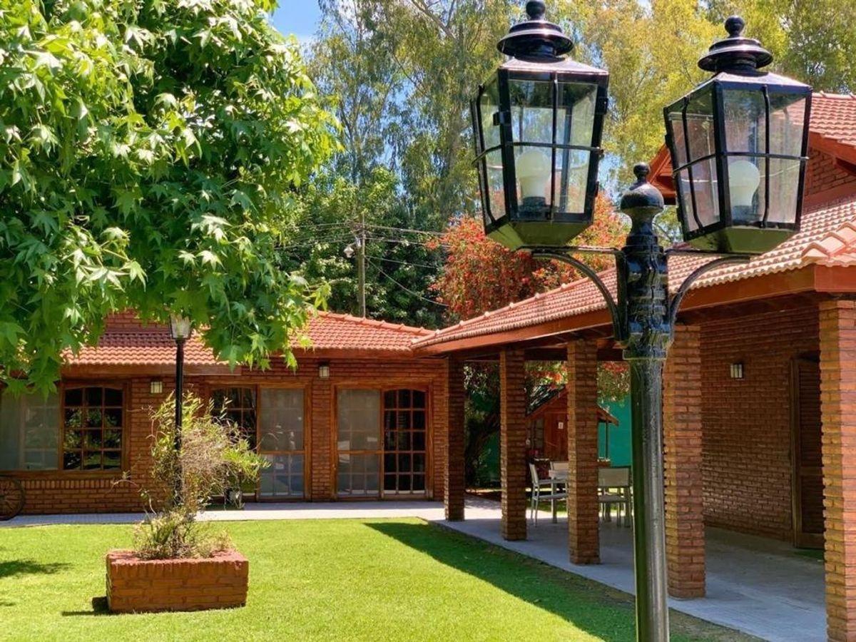Foto de Hermosa casa en venta en El Country Club El Pato, imagen 2