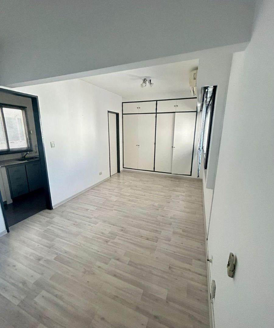Foto de Departamento en alquiler en el centro de Quilmes, imagen 2