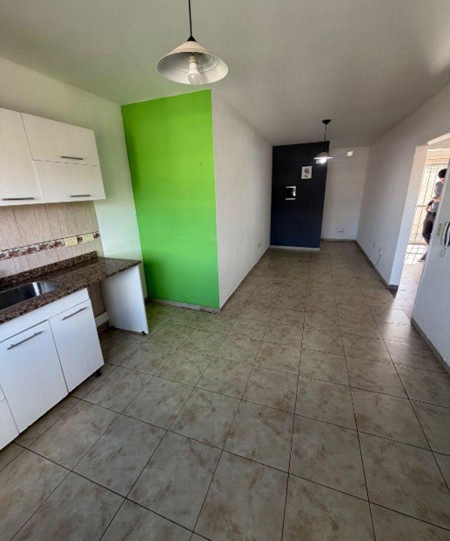 Foto de Departamento en Alquiler en Ezpeleta, imagen 4