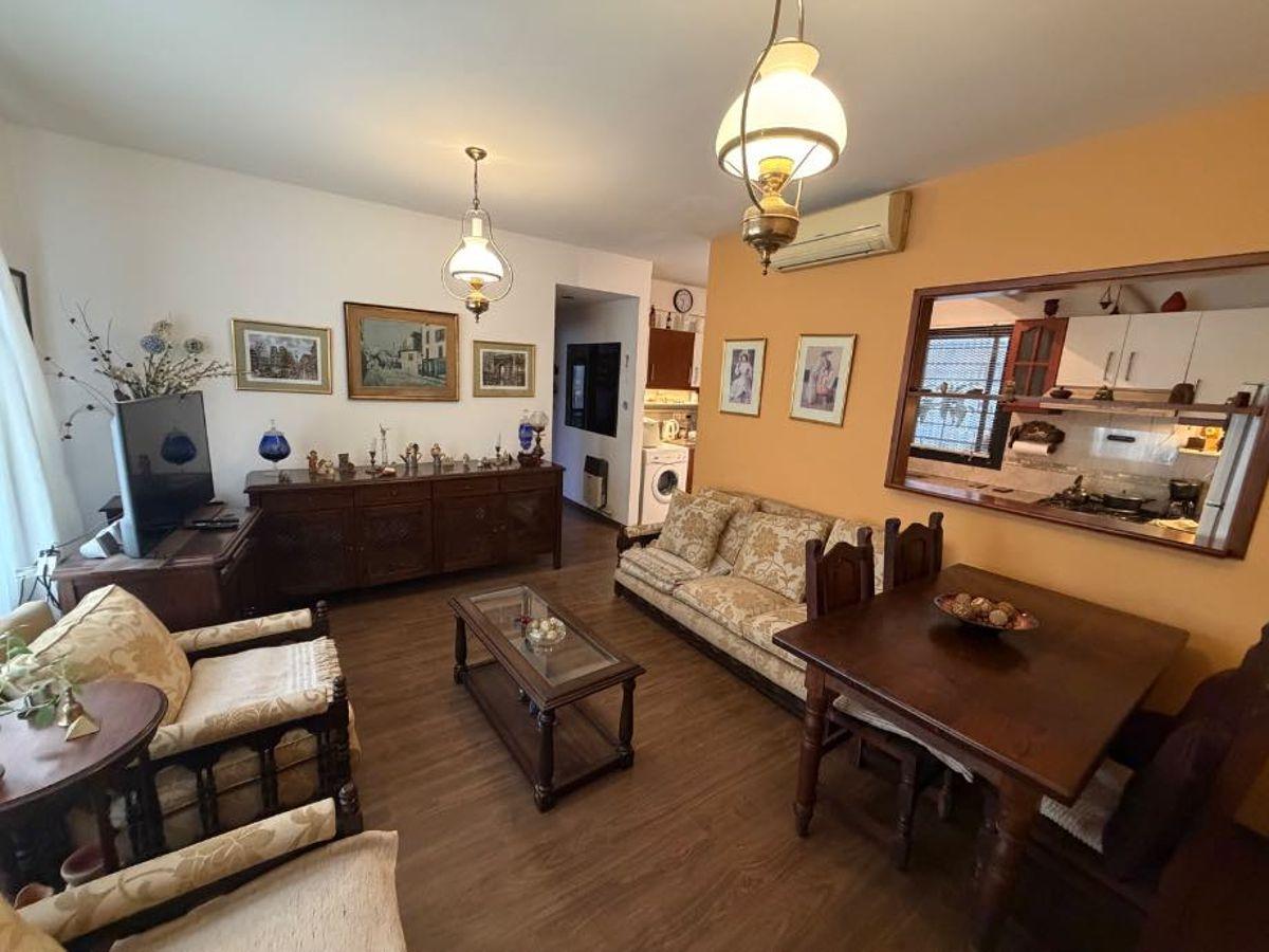 Foto de Hermoso departamento de 4 ambientes en planta baja, imagen 3