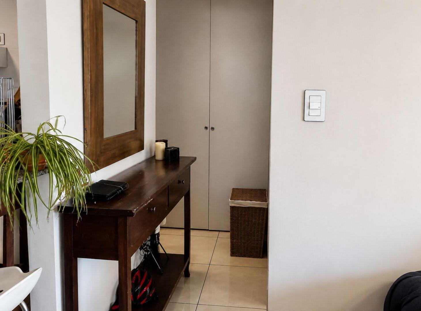 Foto de DEPARTAMENTO AMPLIO VENTA GORRITI 40 1 DORMITORIO, imagen 3