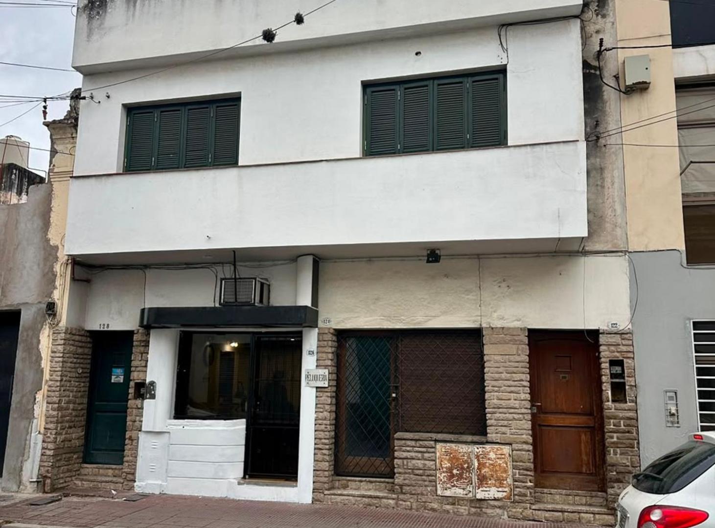 Foto de VENTA CASA CON LOCAL A 3 CUADRAS PLAZA 9 JULIO, imagen 2