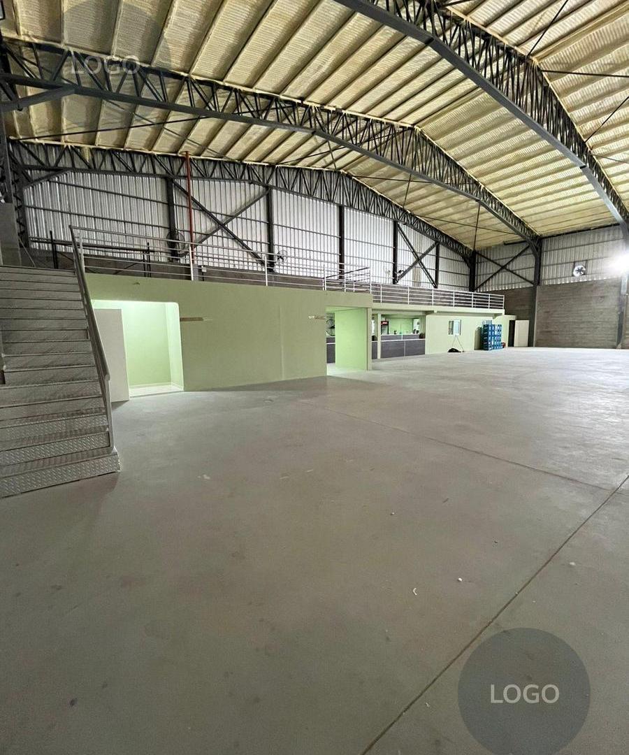 Foto de En Venta | Galpón de 1.350 m² con Playa de Estacionamiento | Necochea y, imagen 5