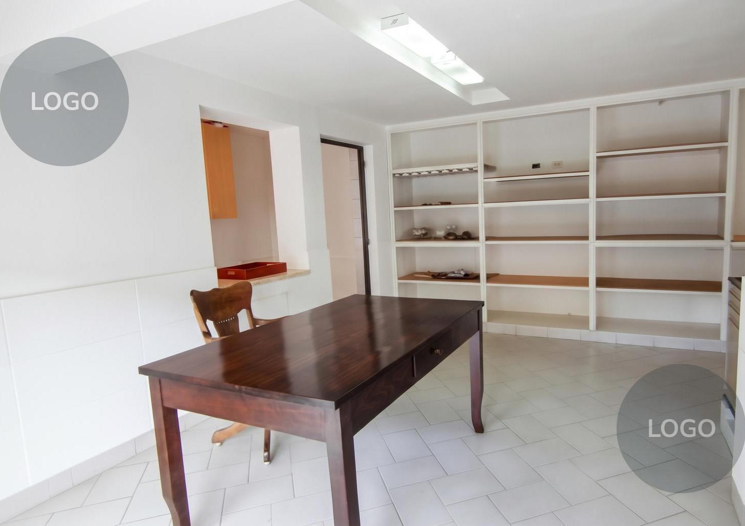 Foto de En Alquiler | Casa de 3 Dormitorios | Barrio Santa Genovena |, imagen 2
